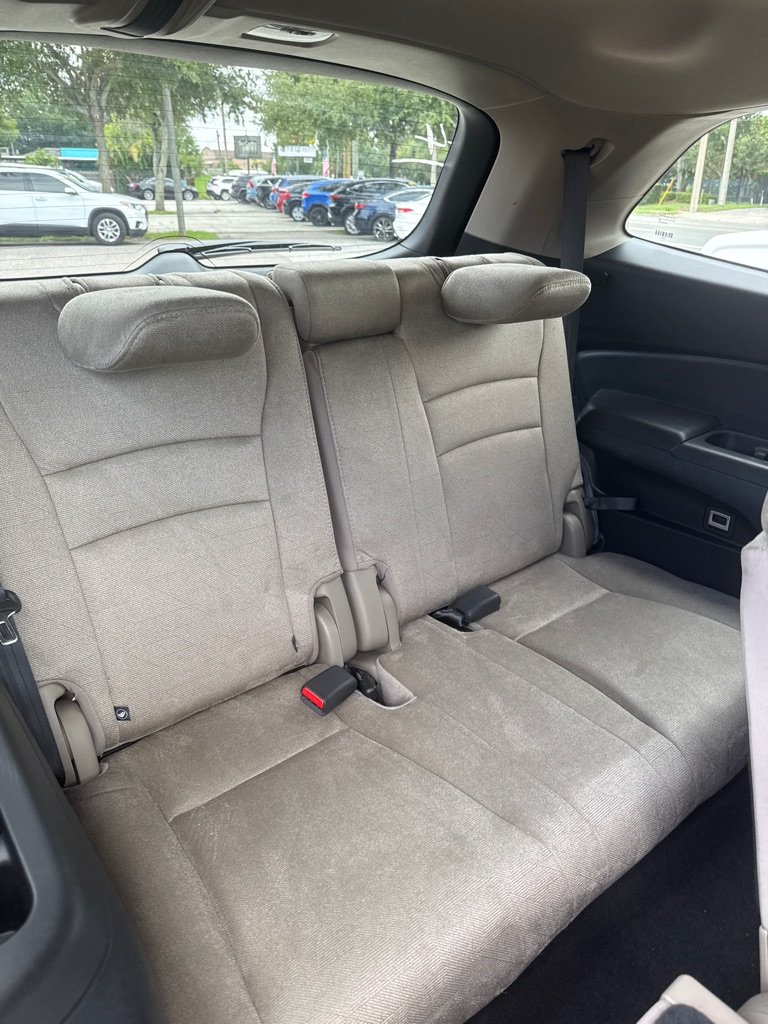Photo 11 of this HONDA PILOT