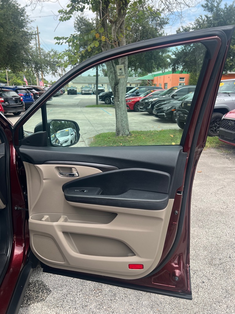 Photo 41 of this HONDA PILOT