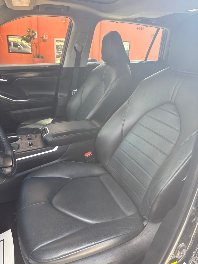 Photo 26 of this TOYOTA HIGHLANDER