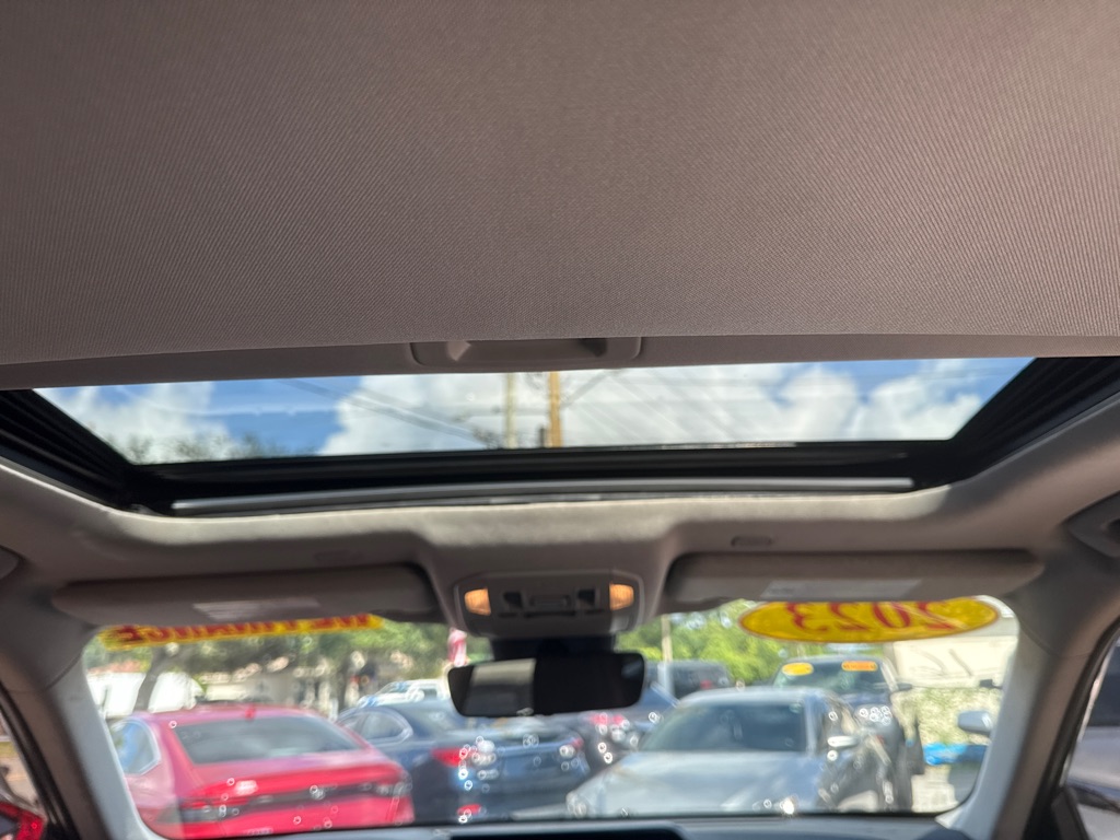 Photo 15 of this TOYOTA HIGHLANDER