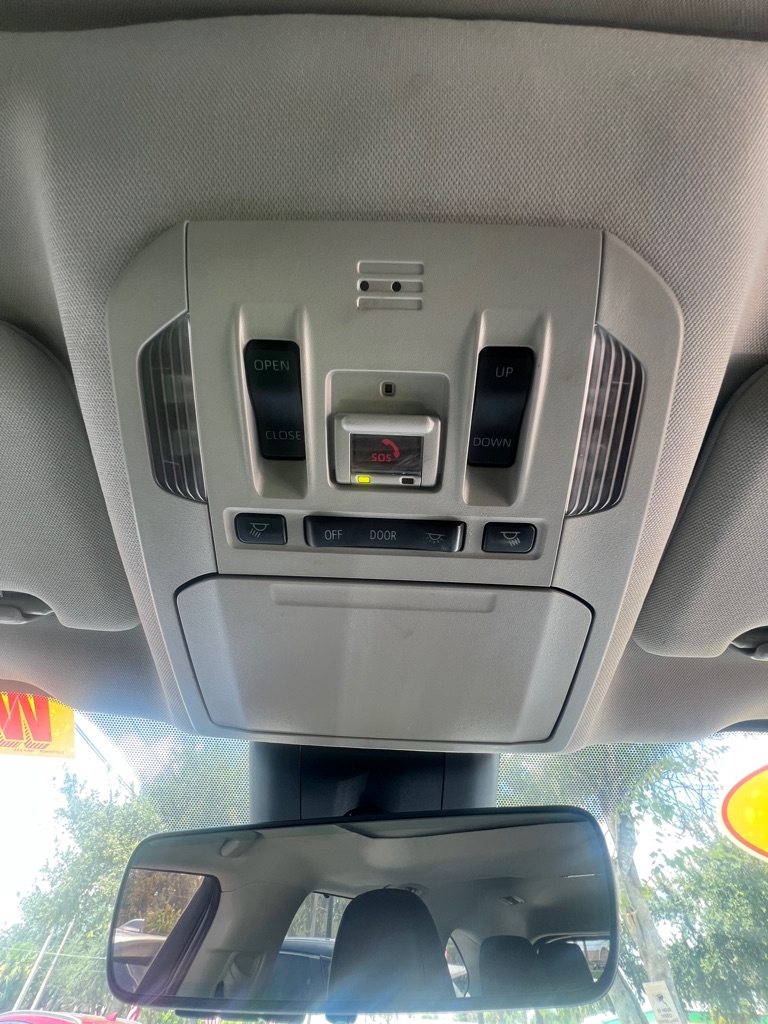 Photo 71 of this TOYOTA HIGHLANDER