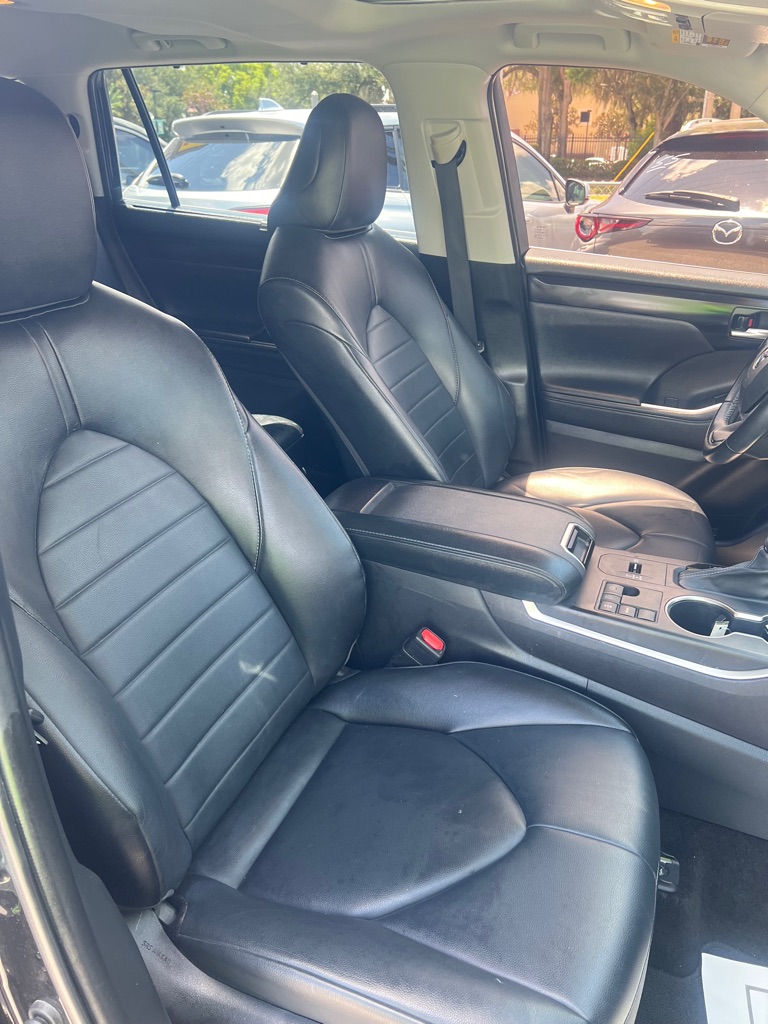 Photo 47 of this TOYOTA HIGHLANDER