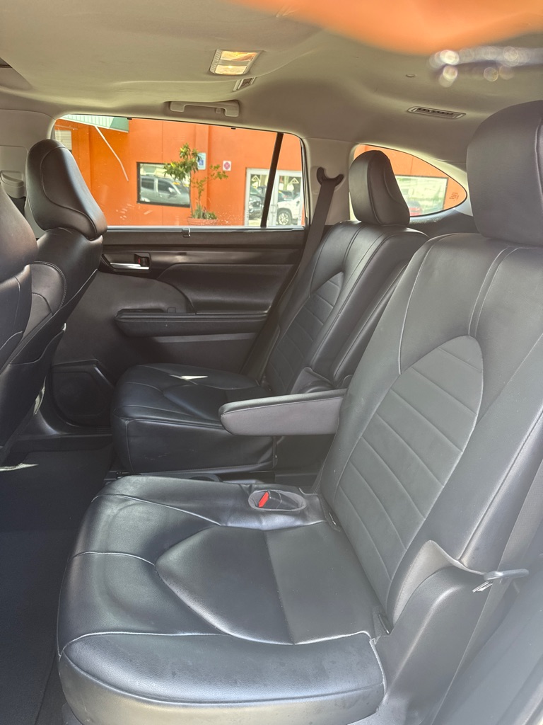Photo 23 of this TOYOTA HIGHLANDER