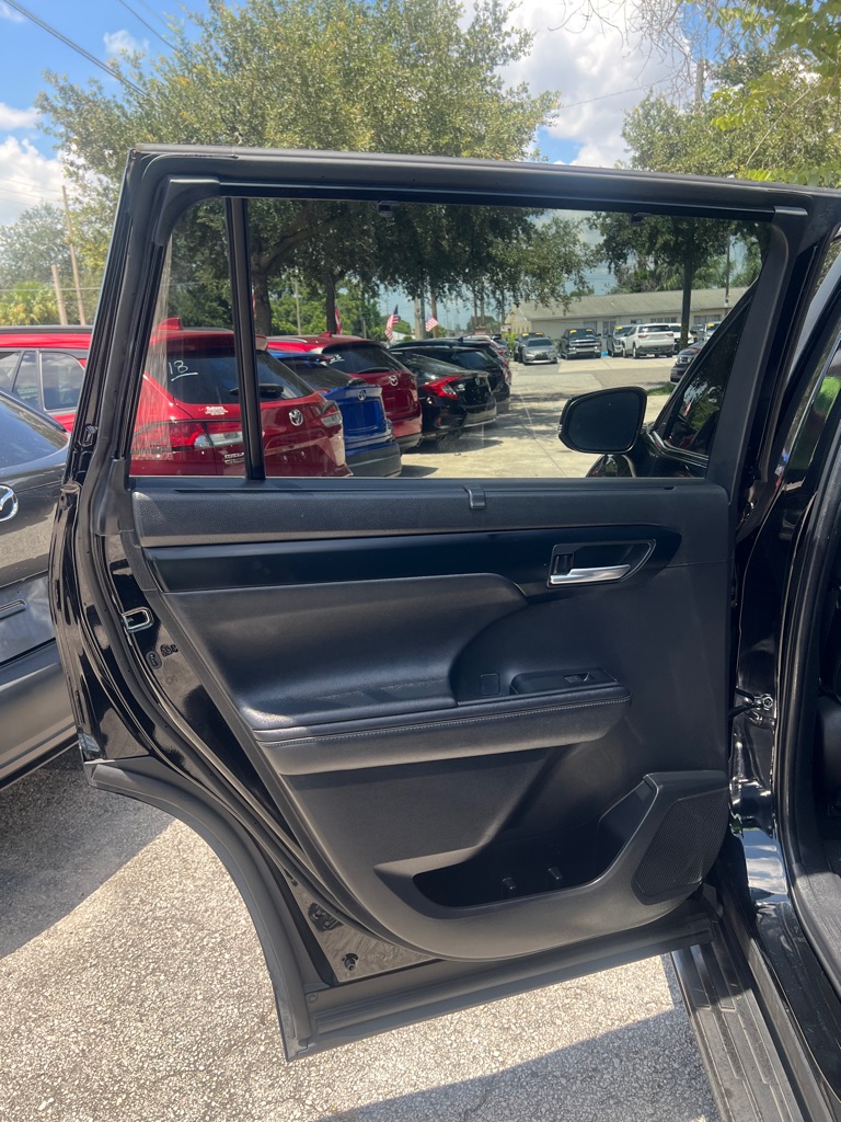 Photo 52 of this TOYOTA HIGHLANDER