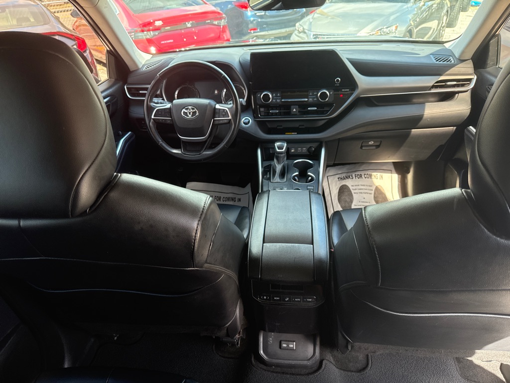 Photo 12 of this TOYOTA HIGHLANDER