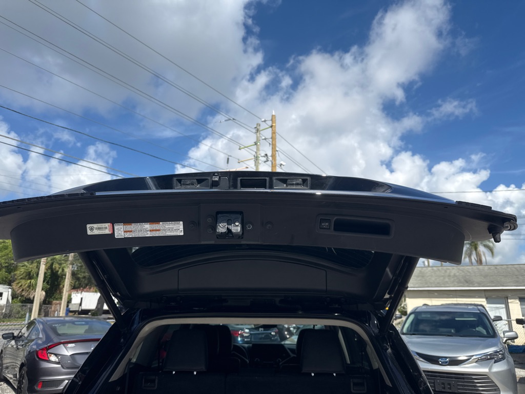 Photo 19 of this TOYOTA HIGHLANDER