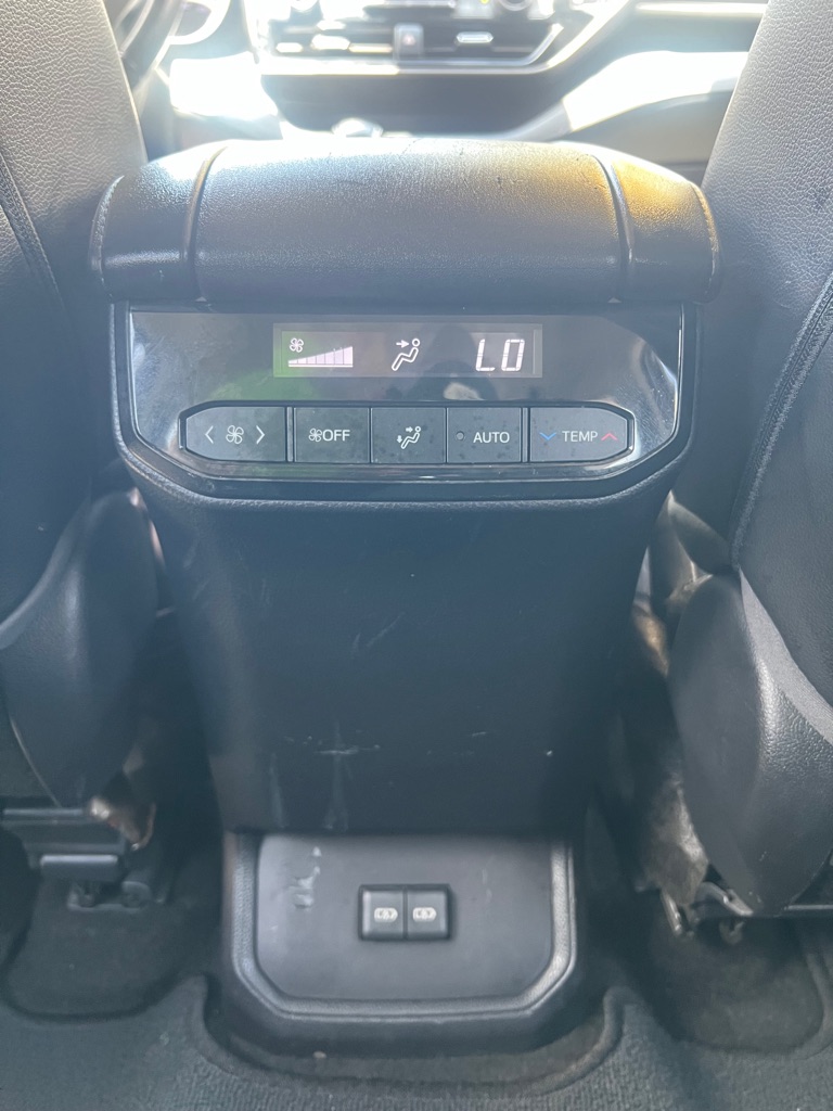 Photo 56 of this TOYOTA HIGHLANDER