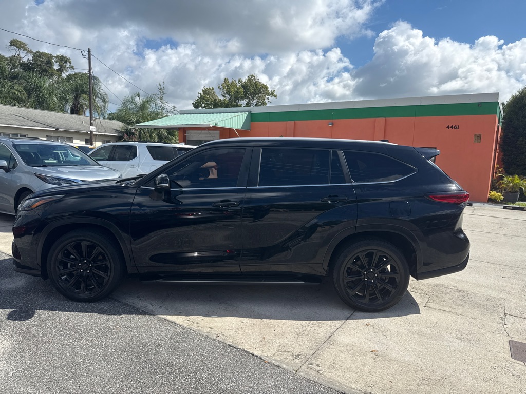 Photo 21 of this TOYOTA HIGHLANDER