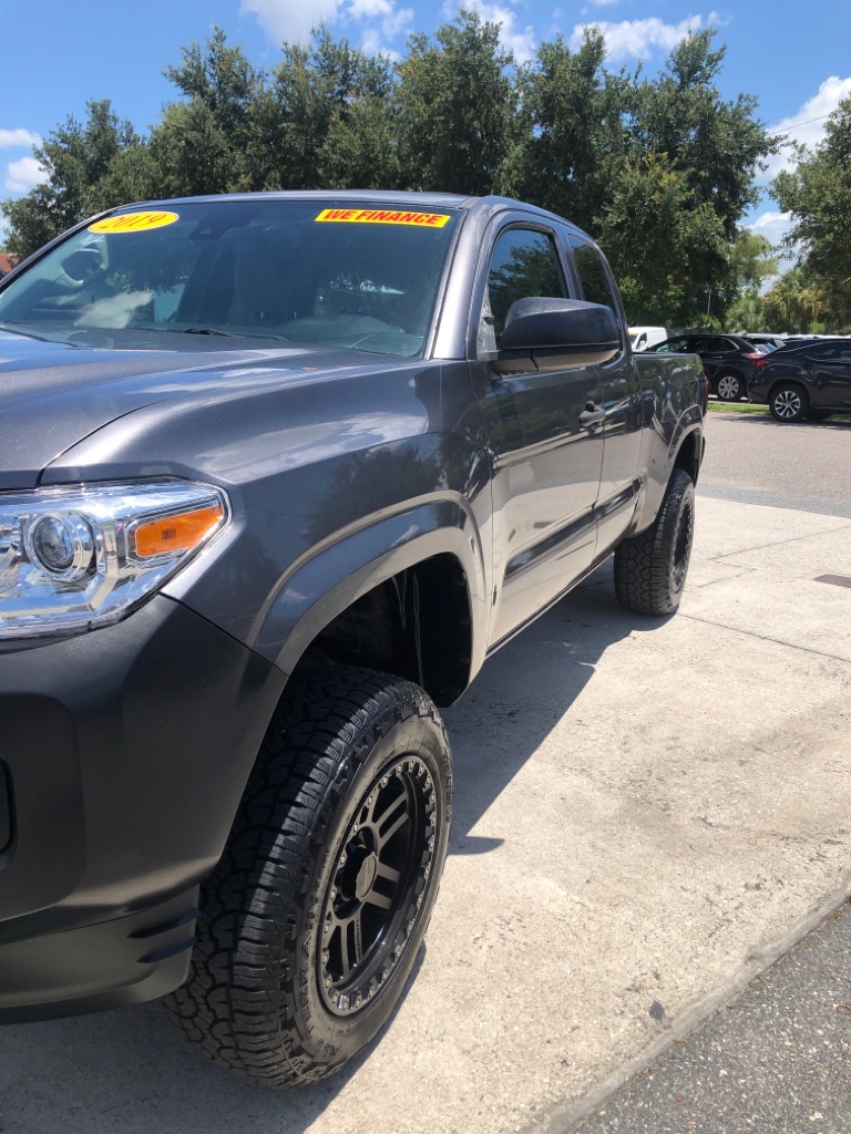 Photo 19 of this TOYOTA TACOMA