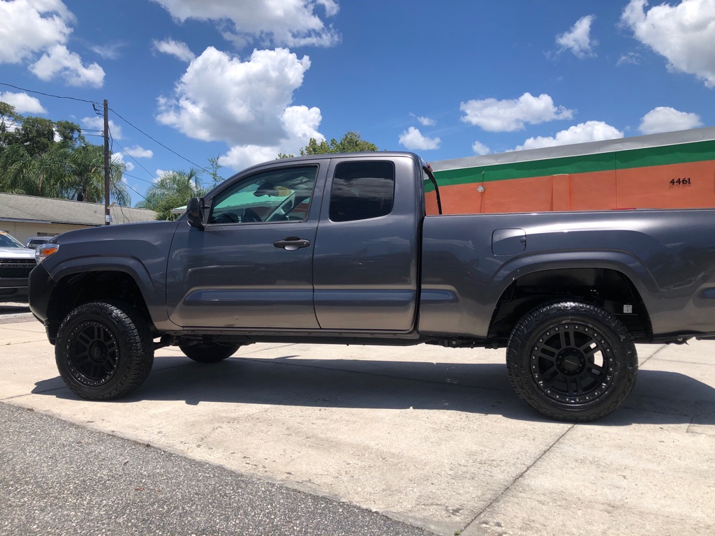 Photo 5 of this TOYOTA TACOMA