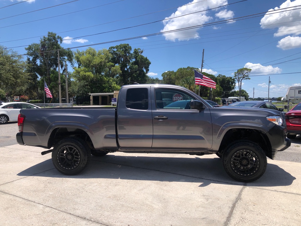 Photo 3 of this TOYOTA TACOMA