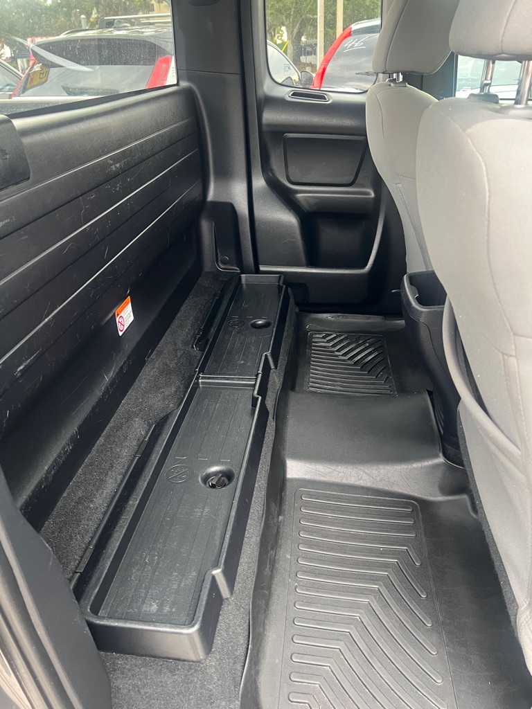 Photo 38 of this TOYOTA TACOMA