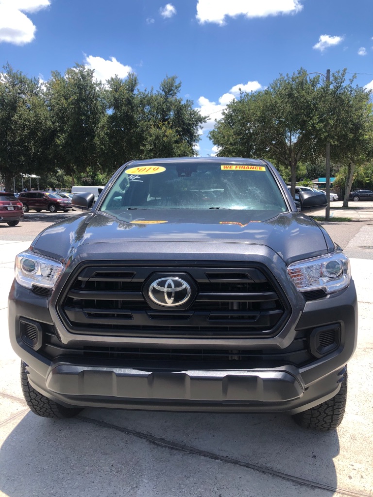 Photo 2 of this TOYOTA TACOMA