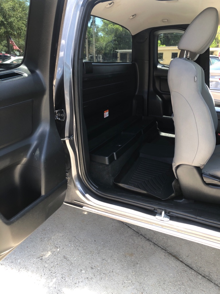 Photo 10 of this TOYOTA TACOMA