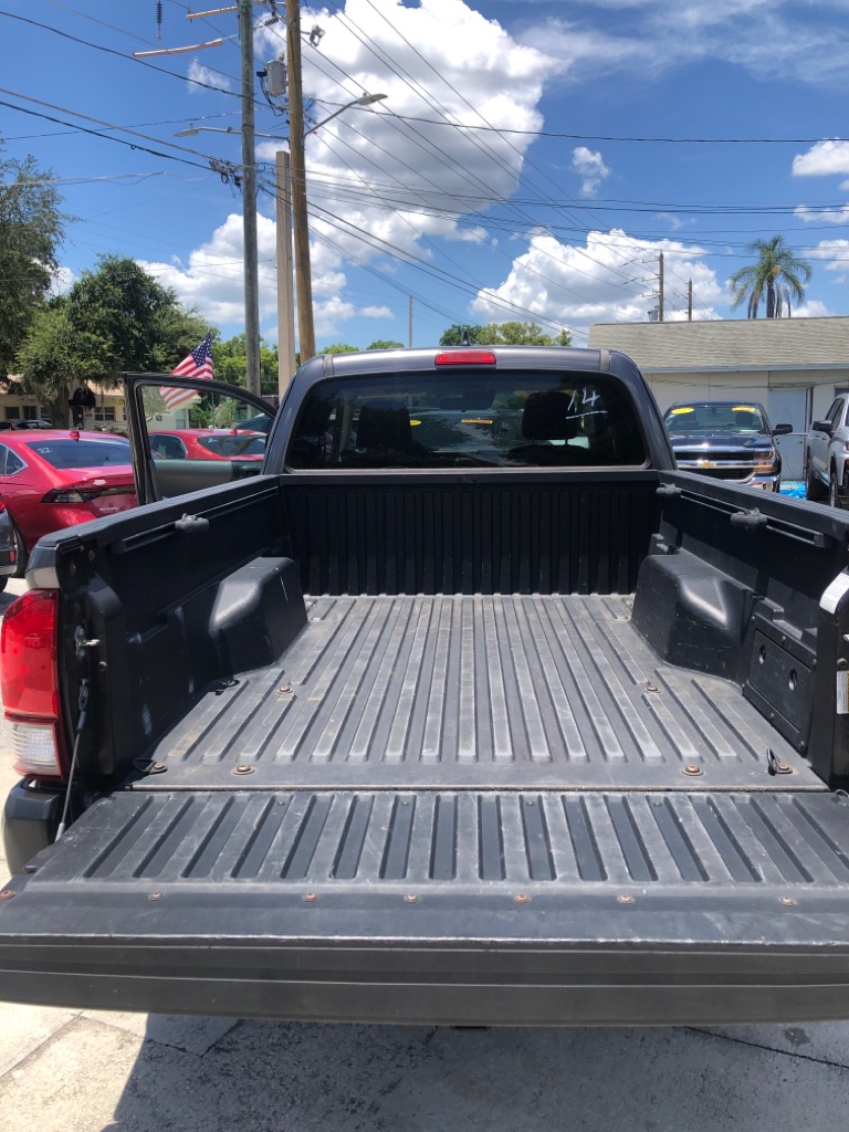 Photo 9 of this TOYOTA TACOMA