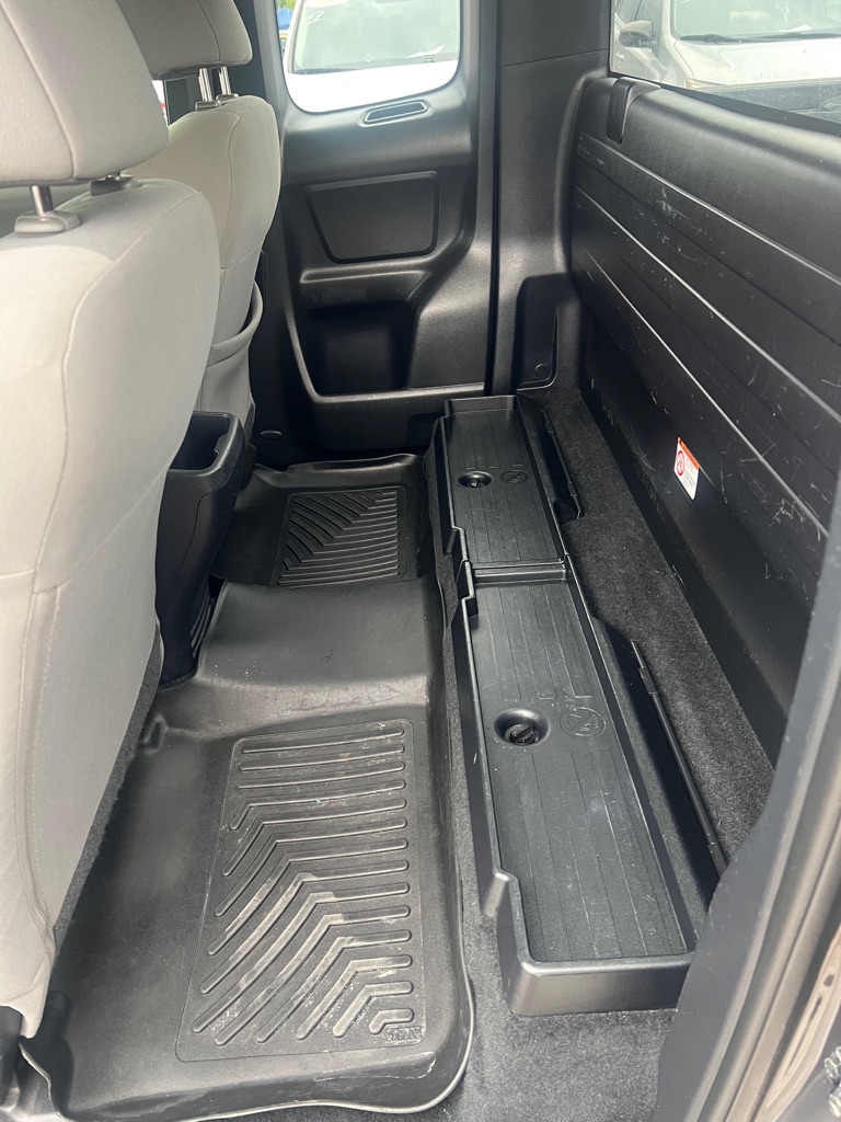 Photo 44 of this TOYOTA TACOMA