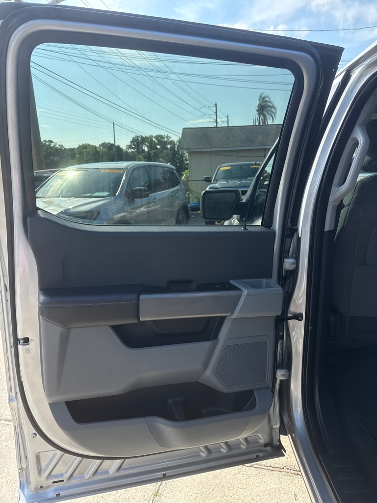 Photo 21 of this FORD F150