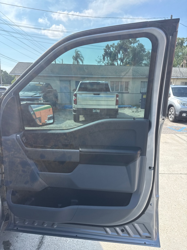Photo 6 of this FORD F150