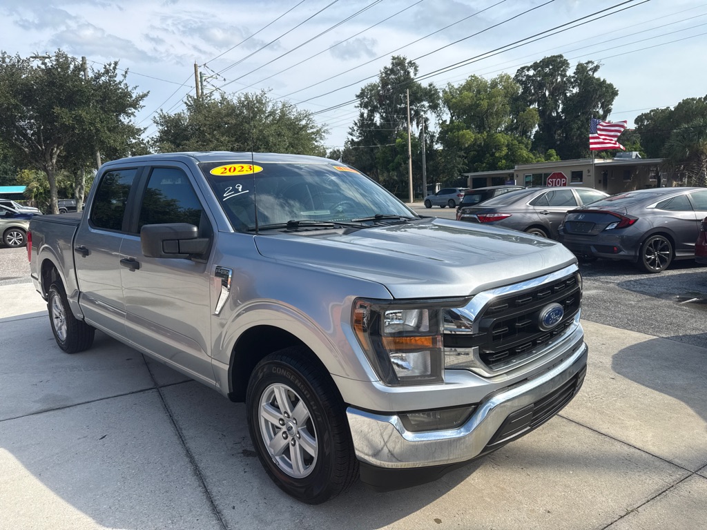 Photo 3 of this FORD F150
