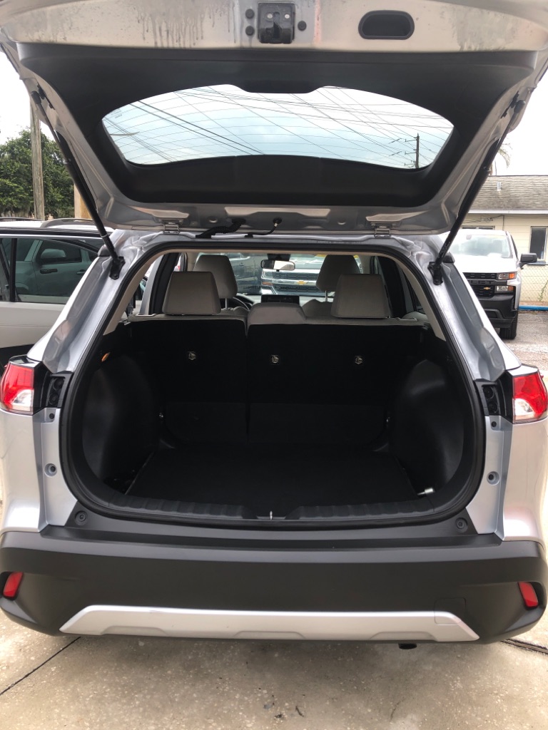 Photo 8 of this TOYOTA COROLLA CROSS