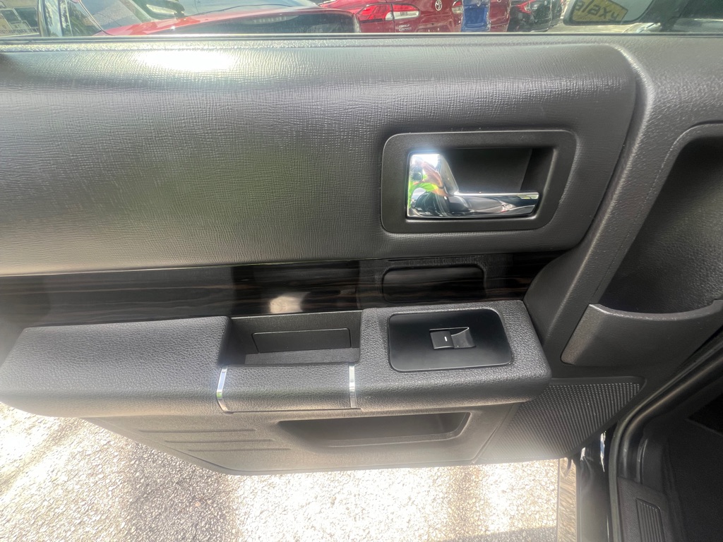 Photo 22 of this FORD FLEX
