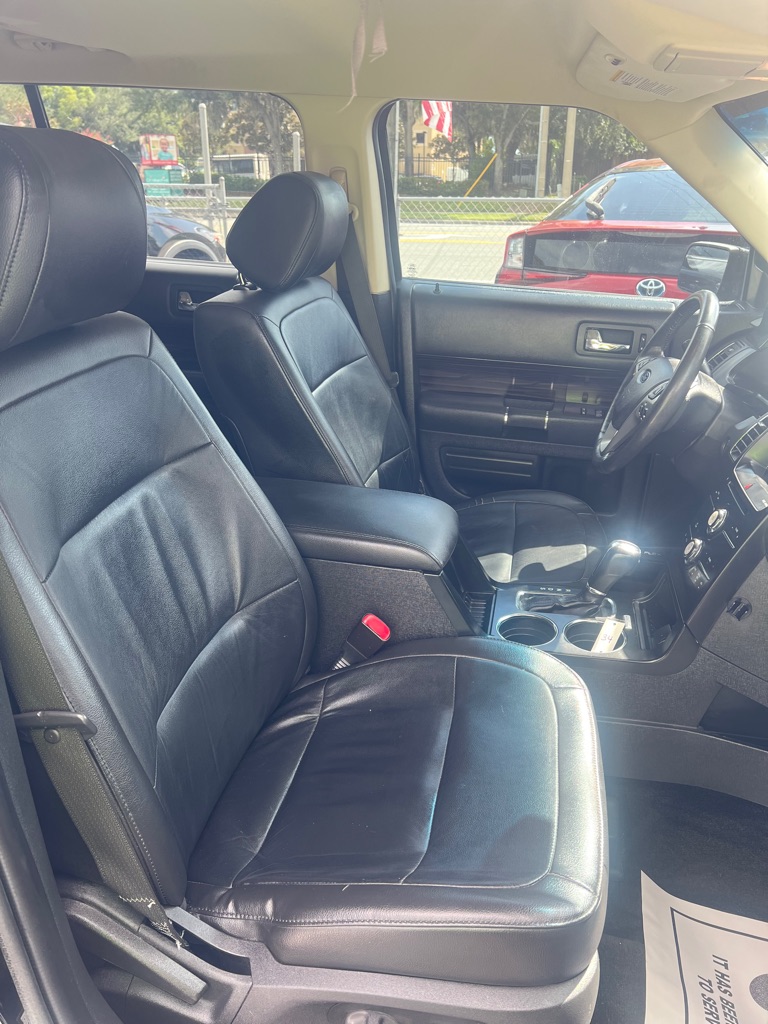 Photo 15 of this FORD FLEX