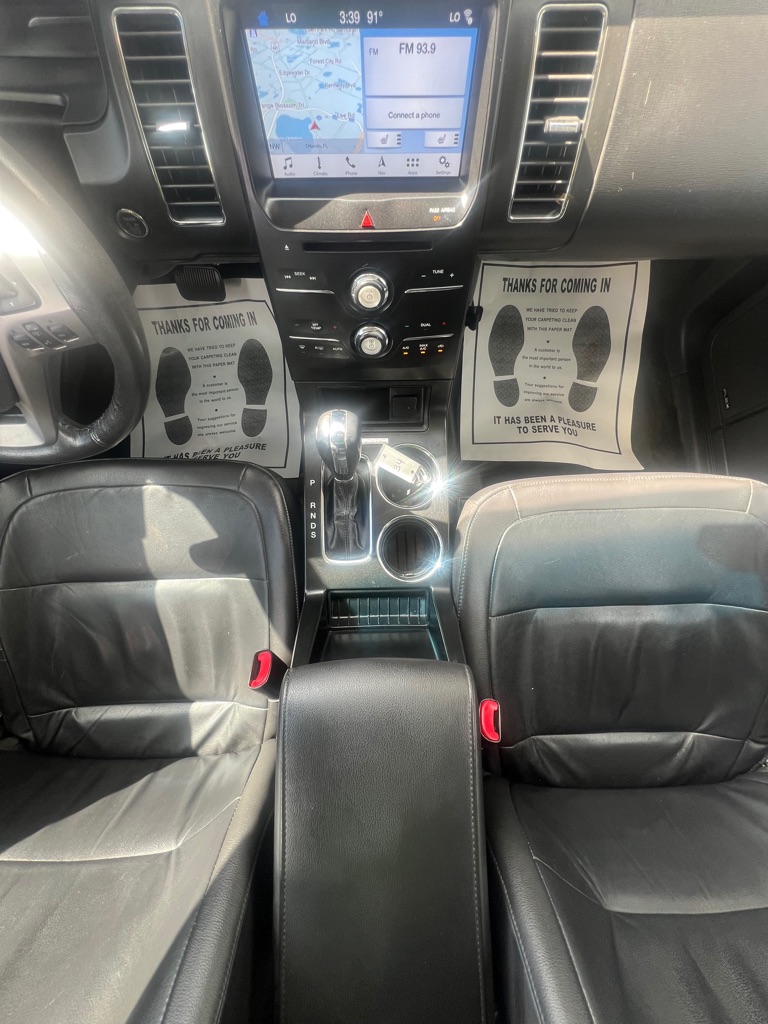 Photo 37 of this FORD FLEX