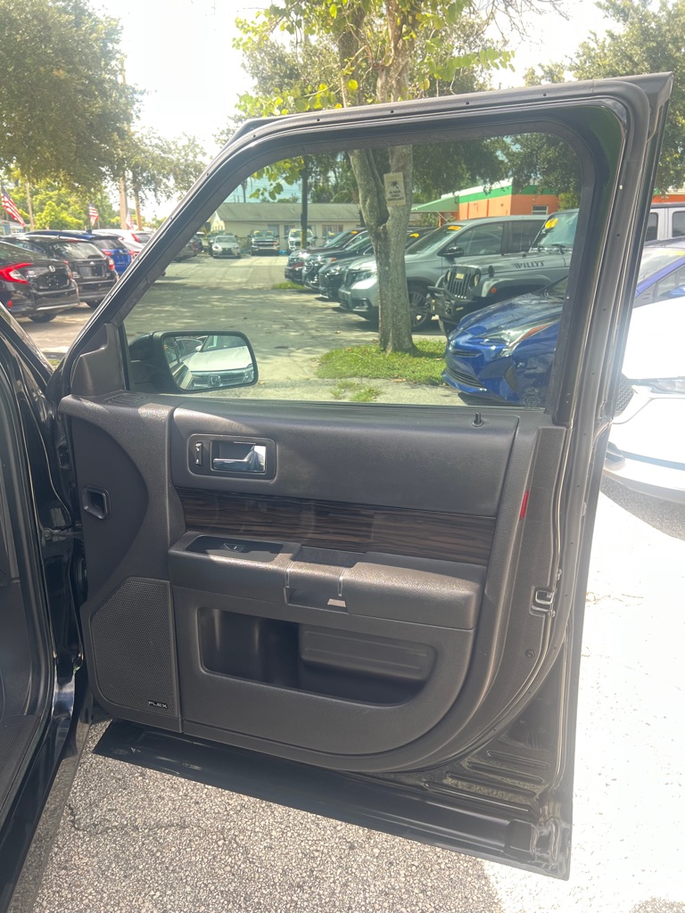 Photo 13 of this FORD FLEX