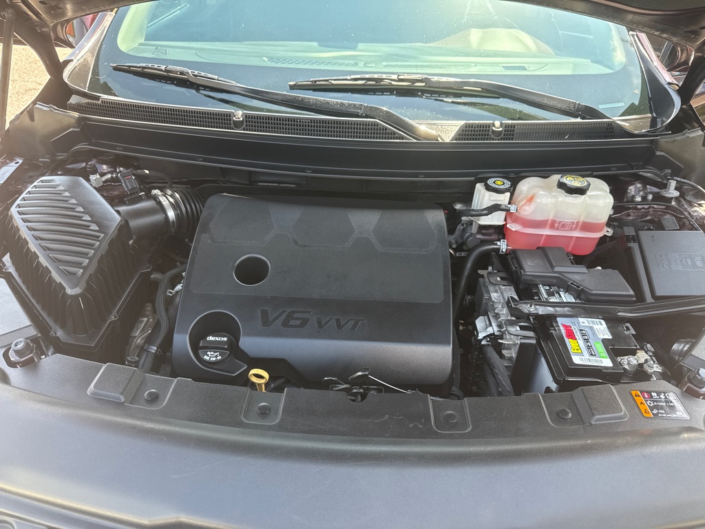 Photo 28 of this BUICK ENCLAVE