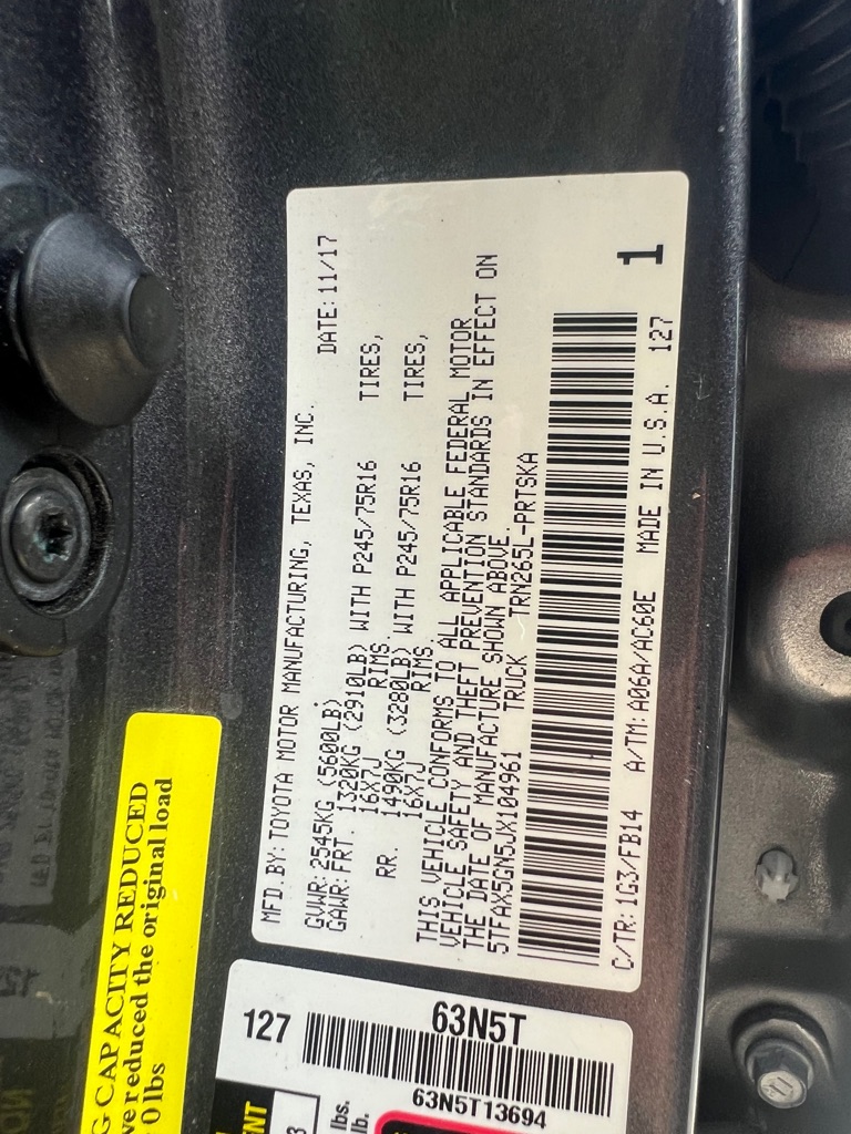 Photo 33 of this TOYOTA TACOMA