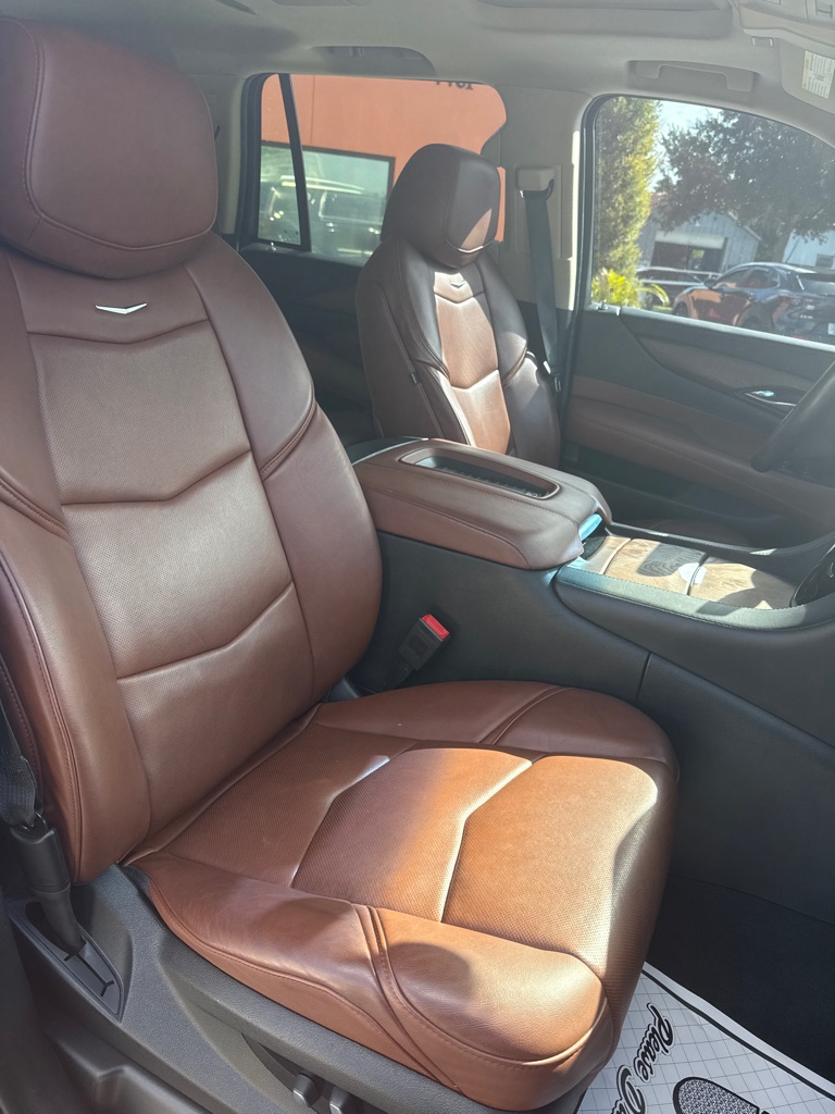 Photo 7 of this CADILLAC ESCALADE