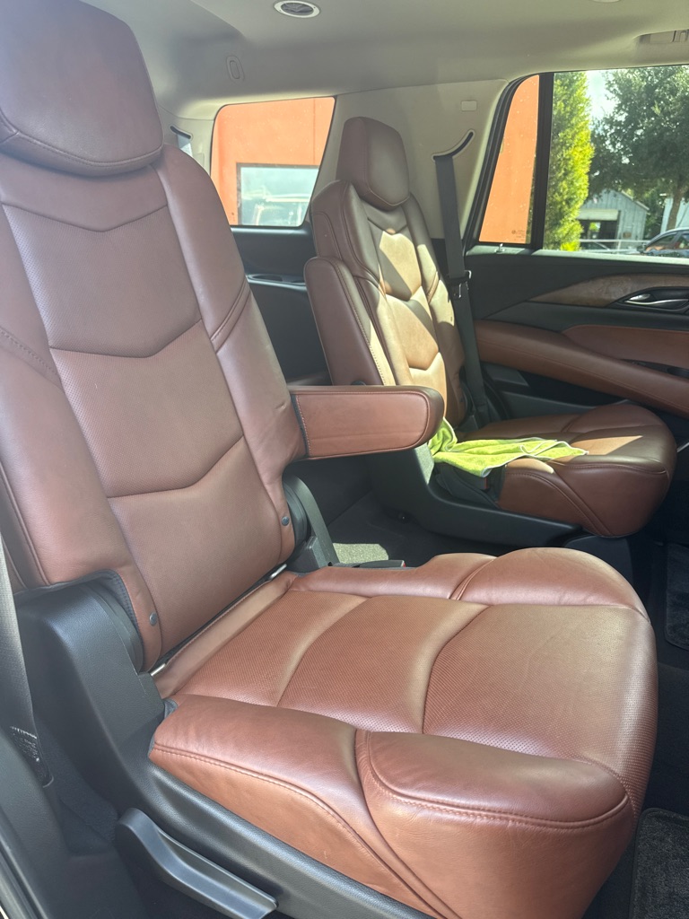 Photo 10 of this CADILLAC ESCALADE