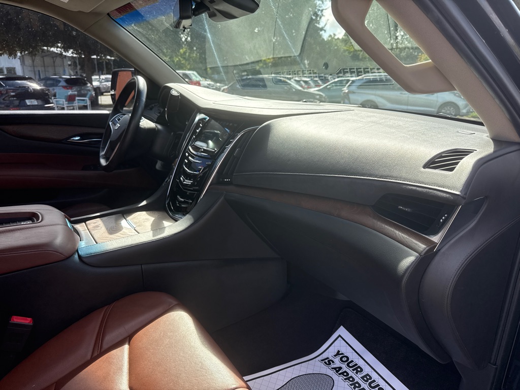 Photo 8 of this CADILLAC ESCALADE