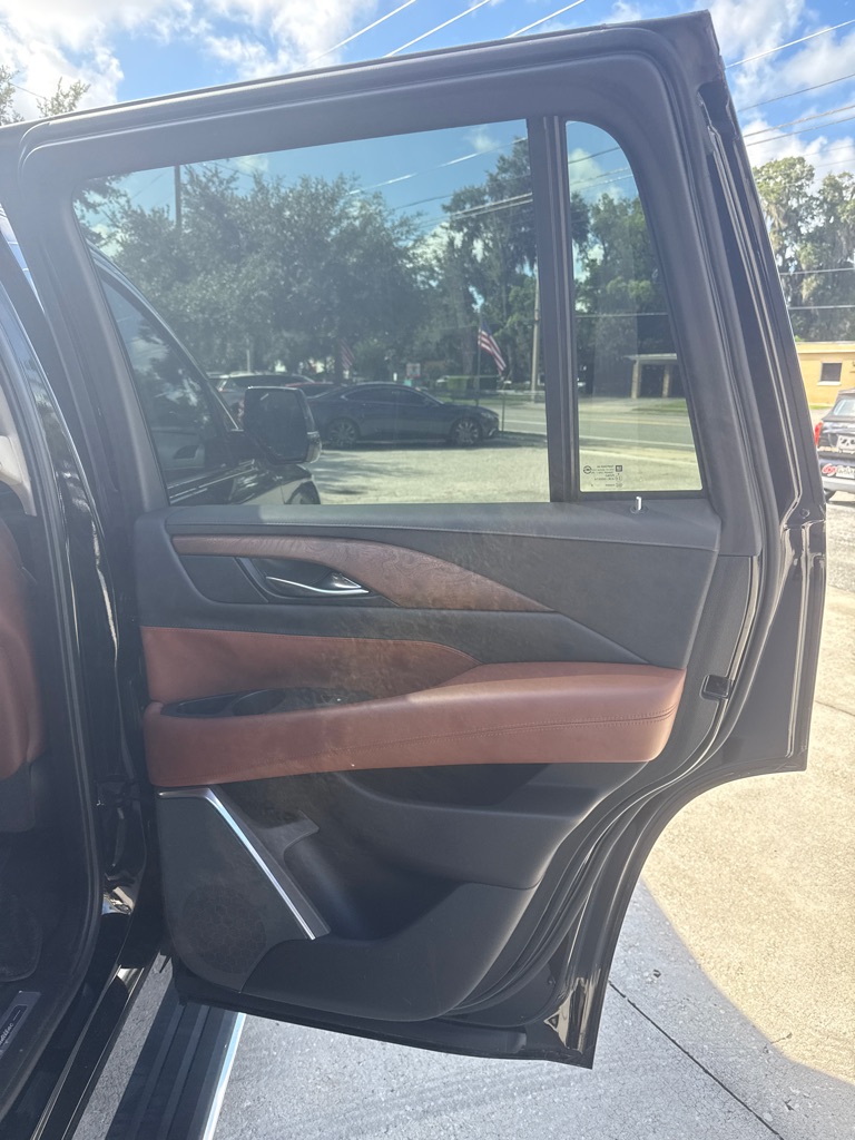 Photo 9 of this CADILLAC ESCALADE