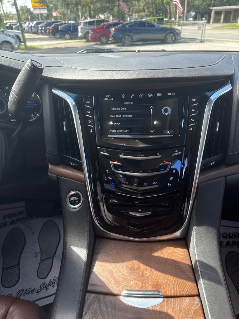 Photo 13 of this CADILLAC ESCALADE