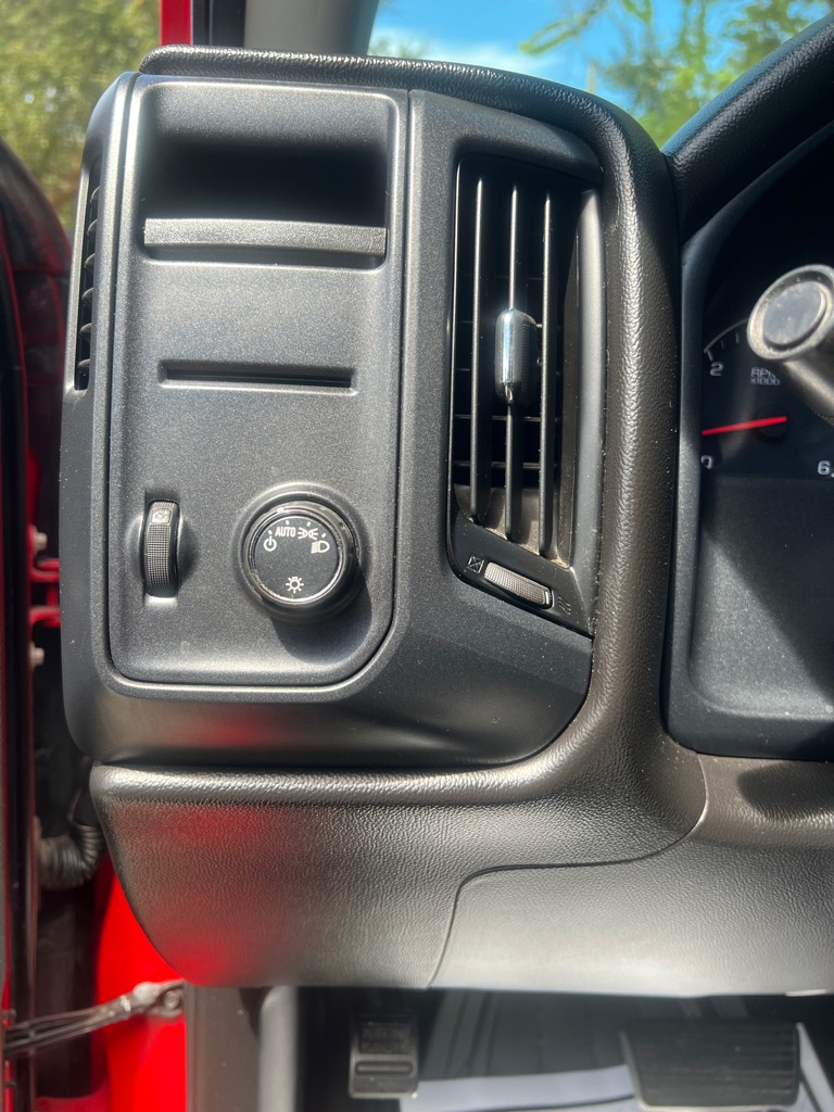Photo 27 of this CHEVROLET SILVERADO 1500