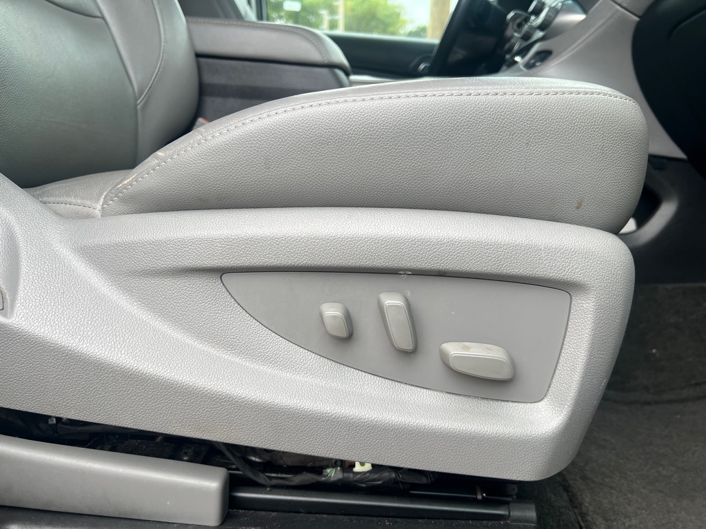 Photo 19 of this CHEVROLET TAHOE