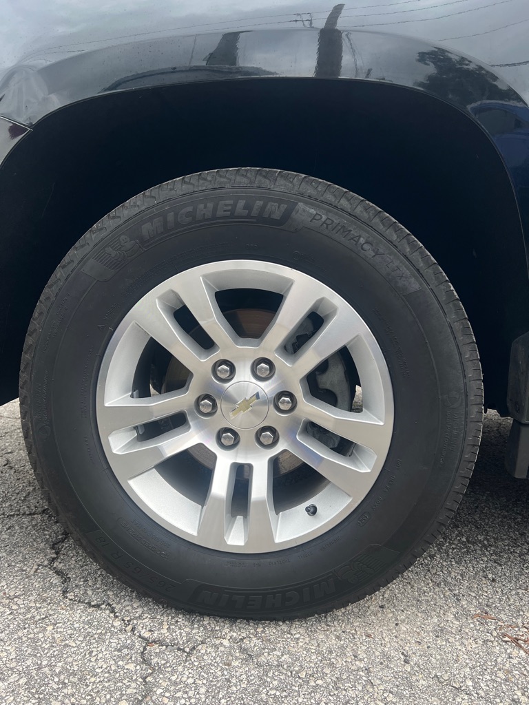 Photo 4 of this CHEVROLET TAHOE
