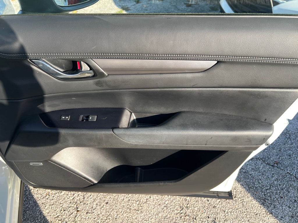 Photo 17 of this MAZDA CX-5