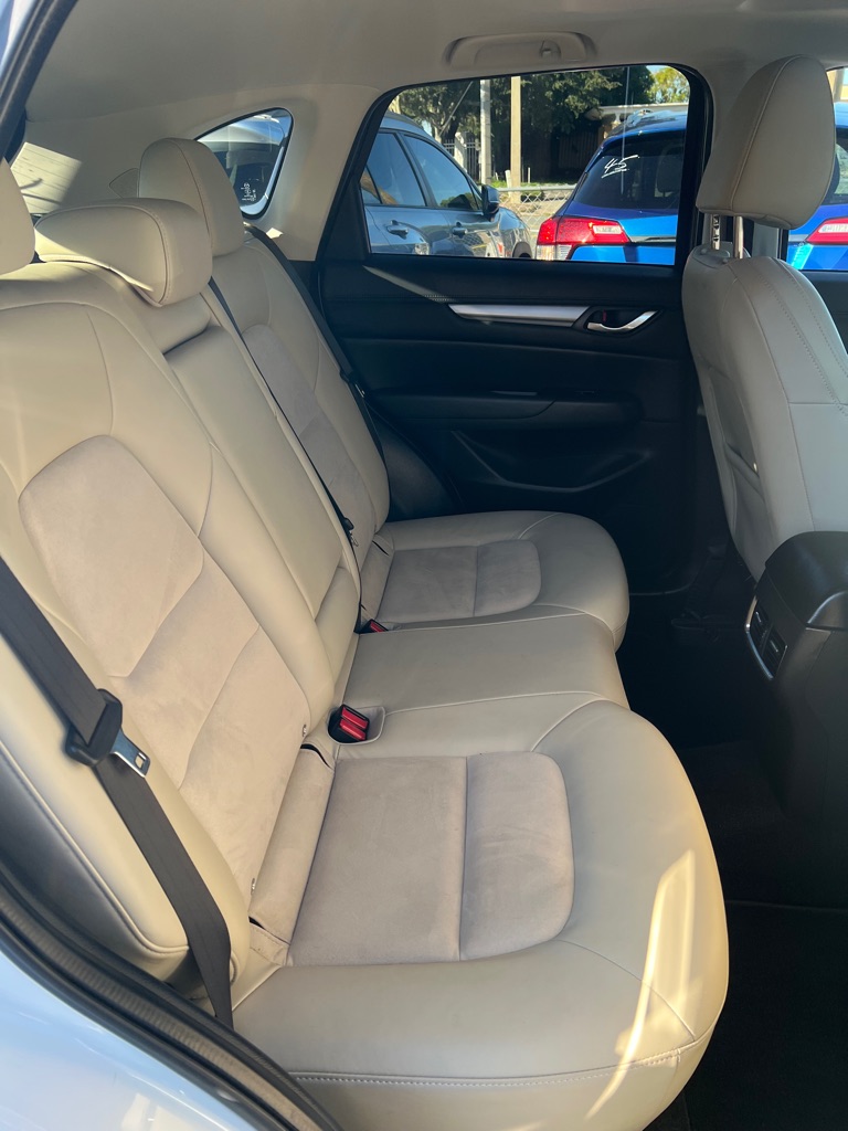 Photo 20 of this MAZDA CX-5