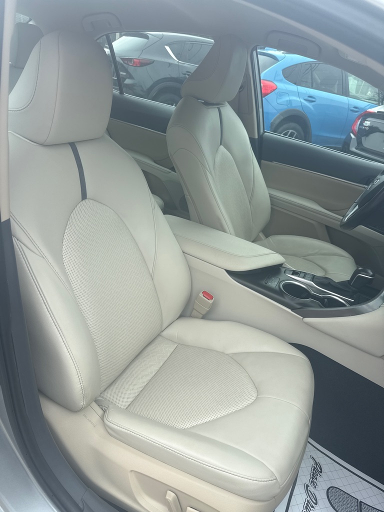 Photo 7 of this TOYOTA CAMRY