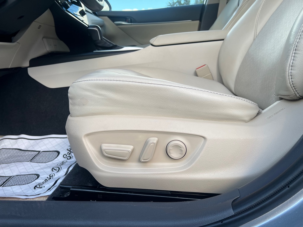 Photo 54 of this TOYOTA CAMRY