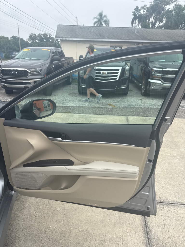 Photo 6 of this TOYOTA CAMRY