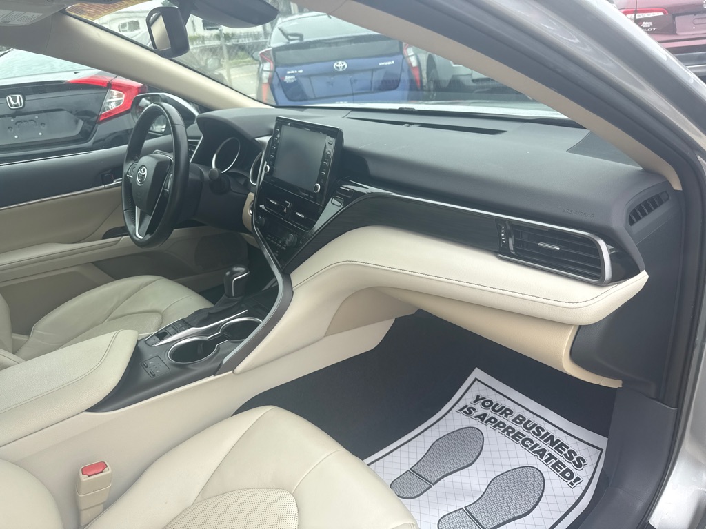 Photo 8 of this TOYOTA CAMRY