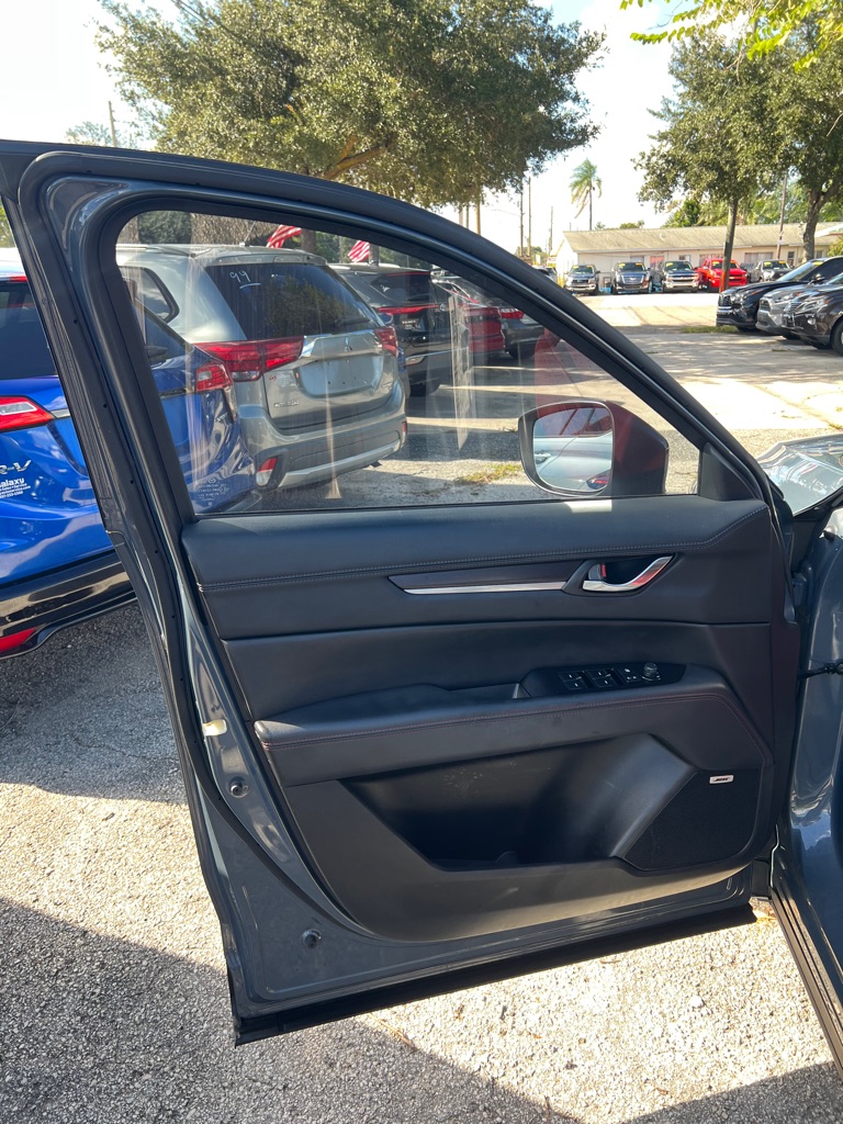 Photo 29 of this MAZDA CX-5