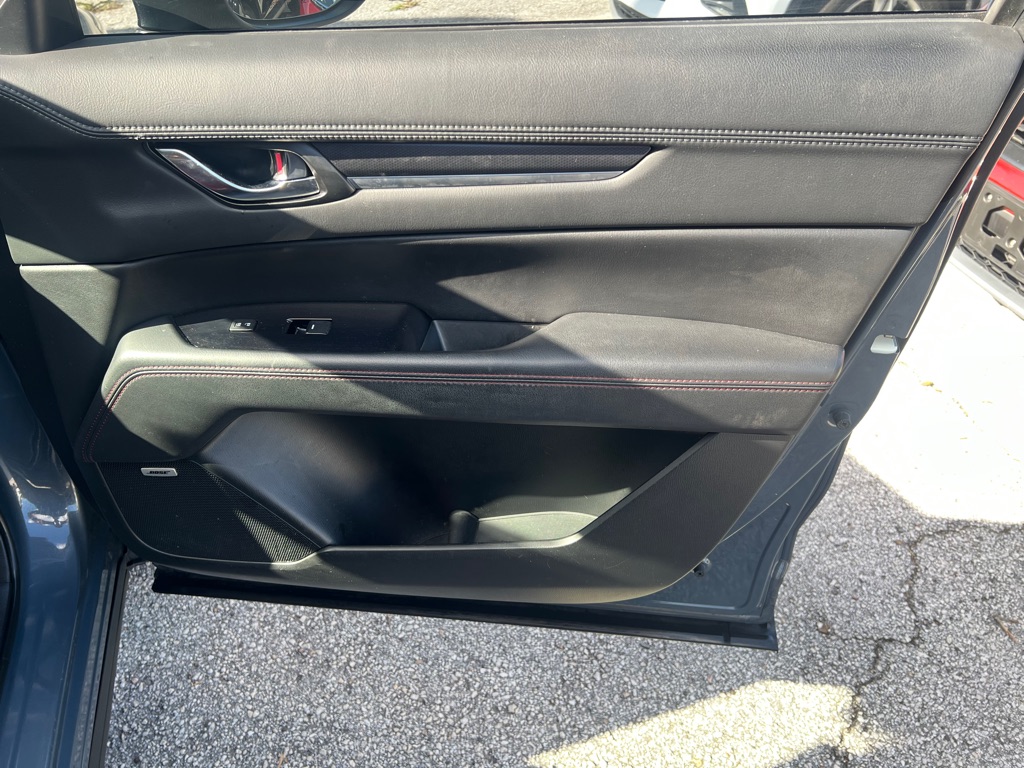 Photo 16 of this MAZDA CX-5