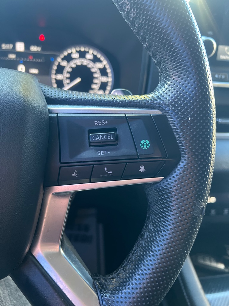 Photo 39 of this MITSUBISHI OUTLANDER