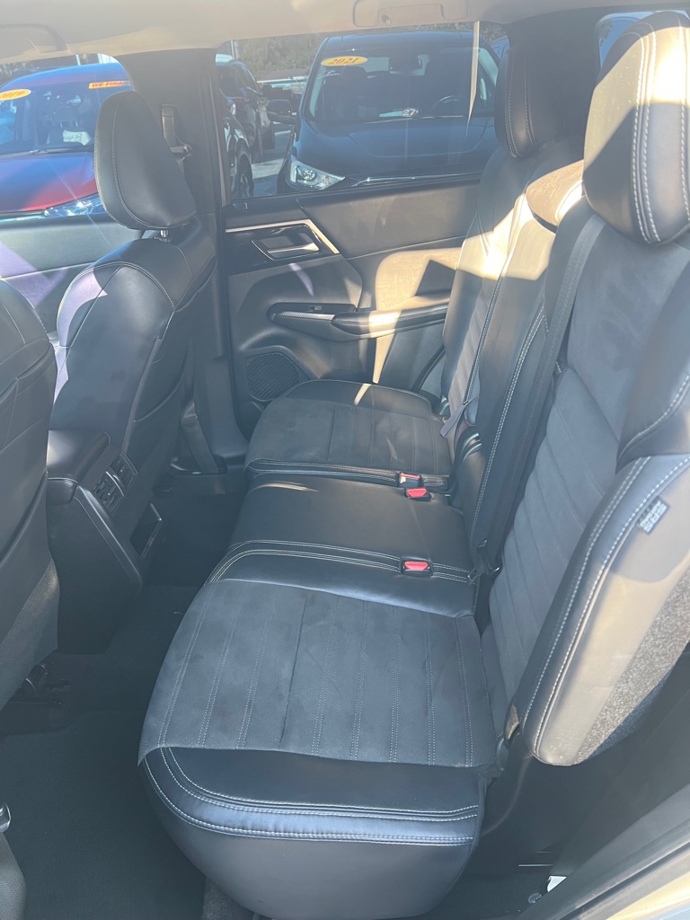 Photo 25 of this MITSUBISHI OUTLANDER