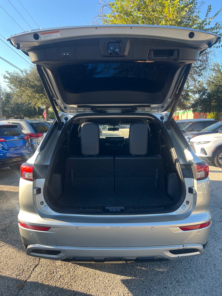 Photo 9 of this MITSUBISHI OUTLANDER