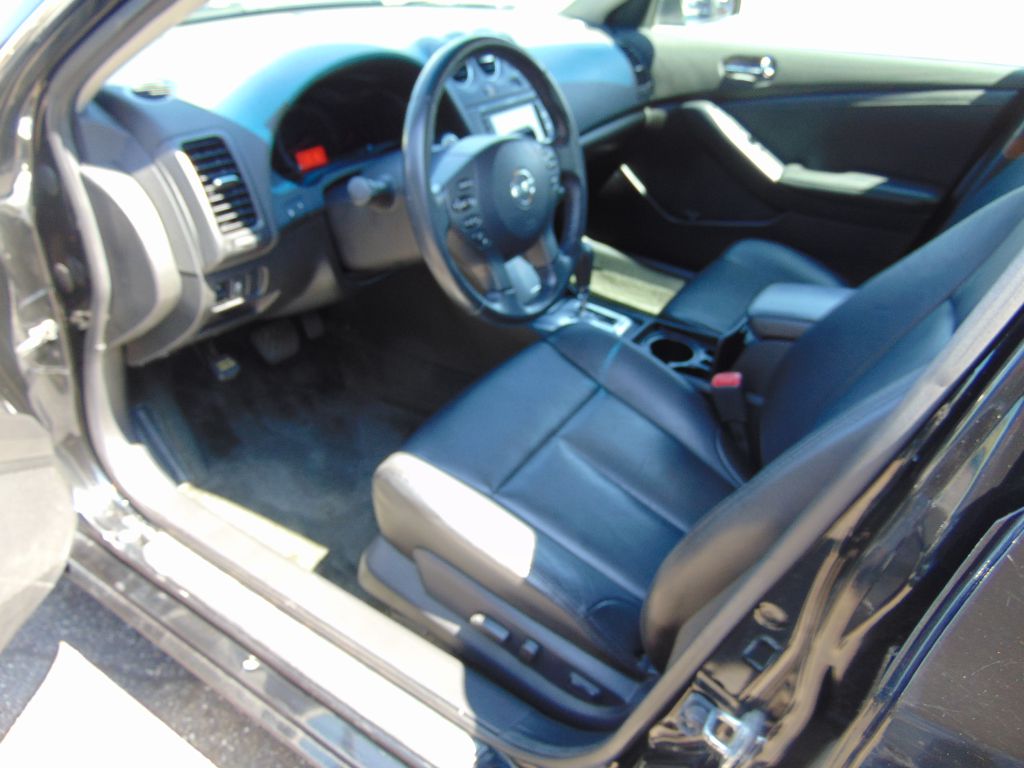 2012 Nissan Altima 3.5 SR photo 2